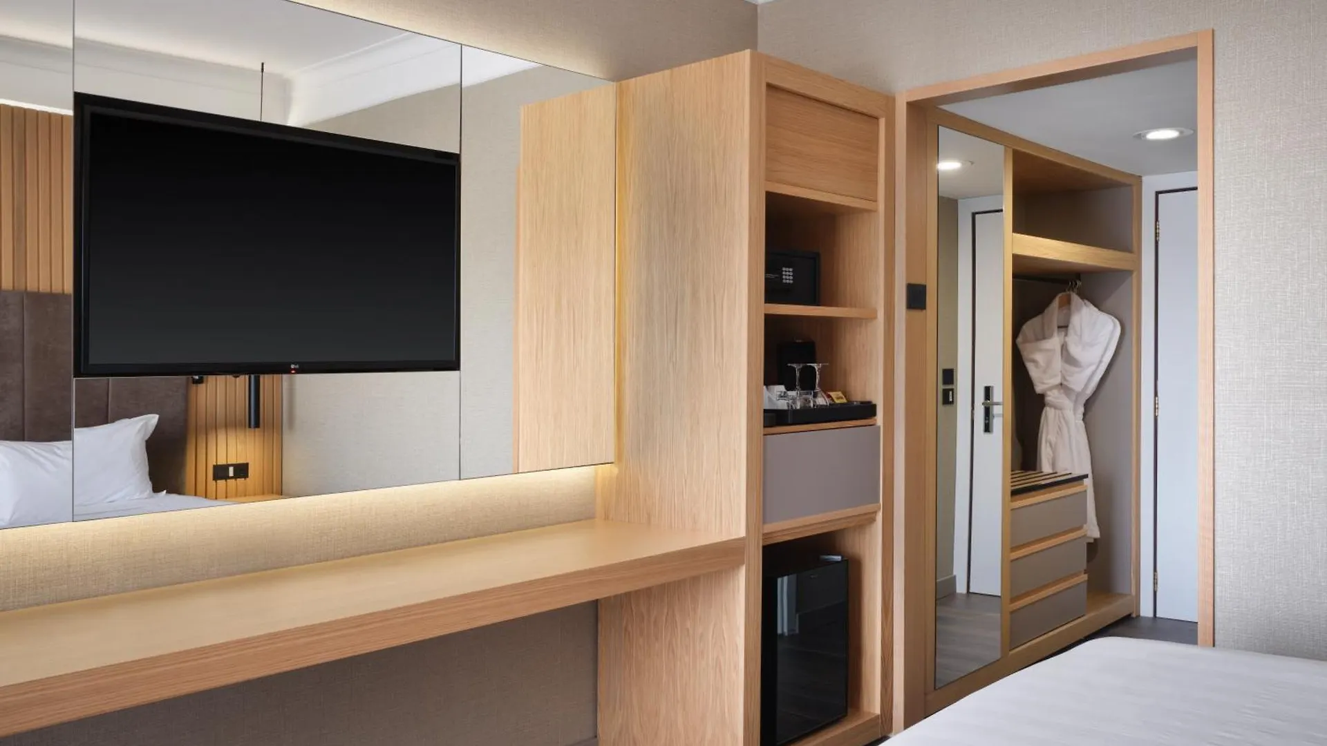 Hotel Crowne Plaza Rome St. Peter'S By Ihg